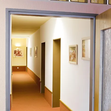 博肯斯特恩酒店 3*